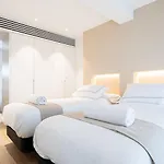 Apartment “the Palms” New, Ac, Terrace, Calm Near Old Town *