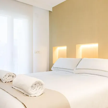 The Palms New, Ac, Terrace, Calm Near Old Town *