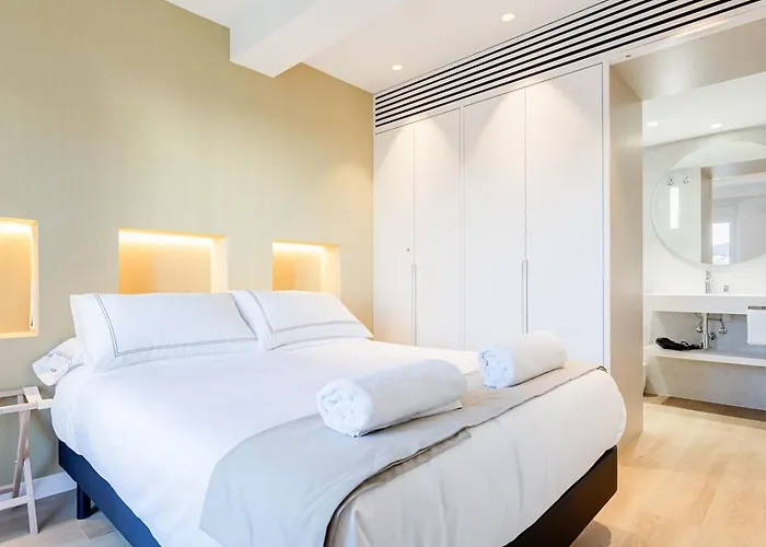 Apartment “the Palms” New, Ac, Terrace, Calm Near Old Town San Sebastián