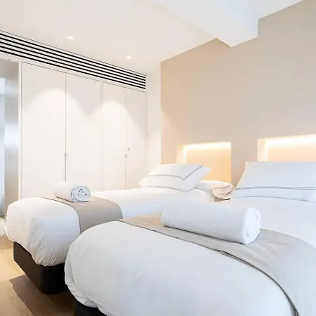 Apartman “the Palms” New, Ac, Terrace, Calm Near Old Town *