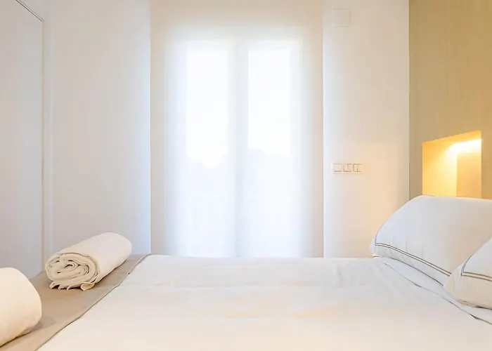 Apartament “the Palms” New, Ac, Terrace, Calm Near Old Town