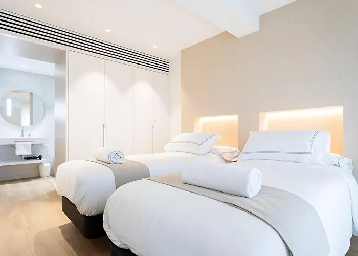 Apartament “the Palms” New, Ac, Terrace, Calm Near Old Town *